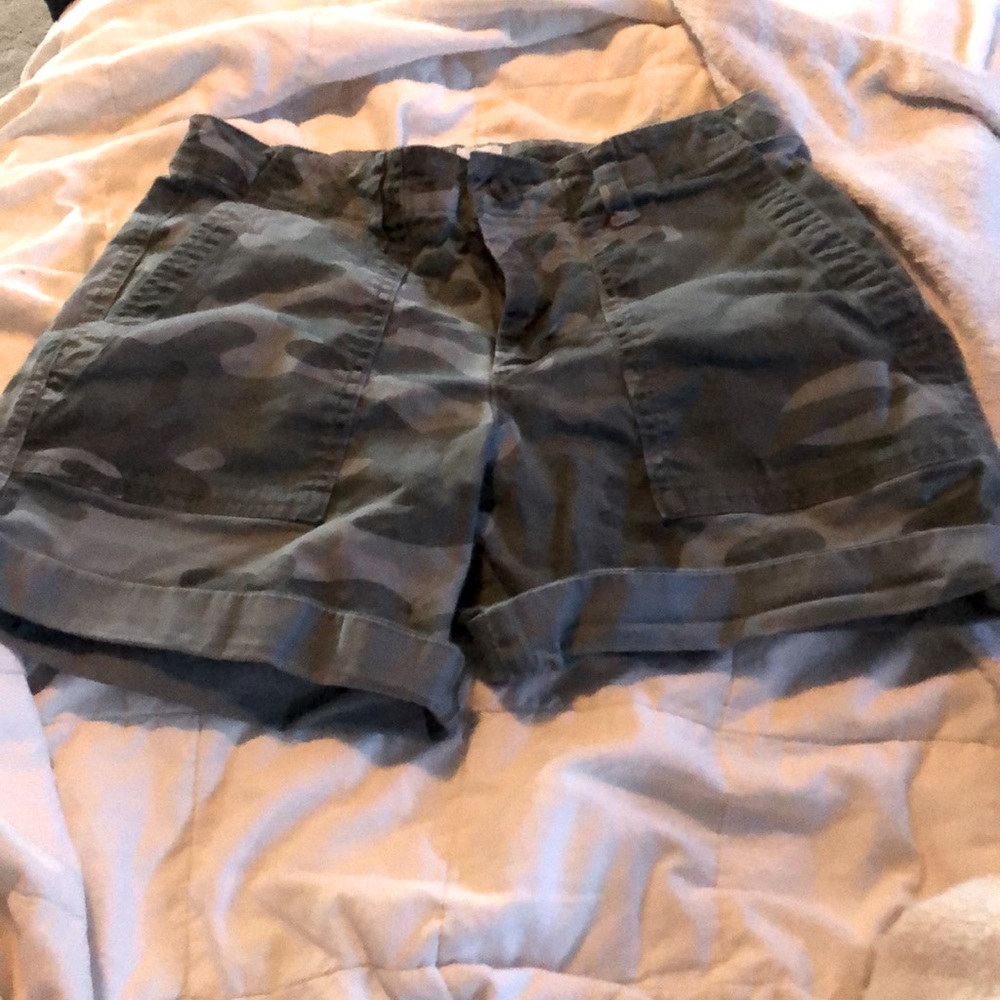 Camo GAP shorts